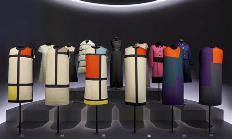 yves saint laurent histoire de la marque|la marque de saint laurent.